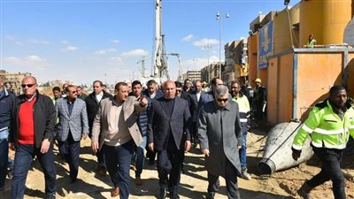 وزير النقل ورئيس هيئة قناة السويس يبحثان توطين صناعة السفن في مصر