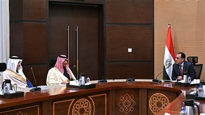 رئيس الوزراء يلتقى وزير الإعلام السعودي لتأكيد التنسيق بين الجهات الإعلامية بالبلدين