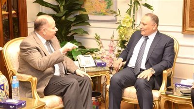 محافظ أسيوط يستقبل مدير المركز الوطني لمناقشة الموقف التنفيذى لمنظومة التقنين 