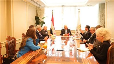 وزير التعليم العالي يستقبل وفد الكلية الملكية للجراحين لبحث سُبل التعاون المشترك