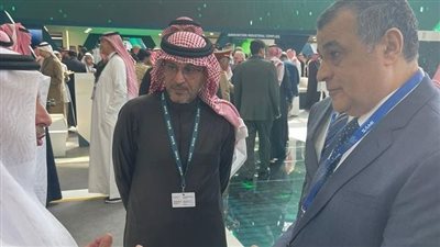 وزير الإنتاج الحربي يناقش سبل التعاون المشترك مع ممثلي الشركات المشاركة بمعرض الدفاع العالمي بالرياض