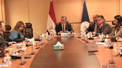 -  وزير السياحة يستعرض مع بنك JPMorgan Chase فرص الاستثمار السياحي في مصر