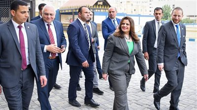وزيرة الهجرة تزور مدرسة إيجيبت جولد للتكنولوجيا التطبيقية بمدينة العبور