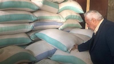 ضبط 6 طن سكر وزيت مجهولة المصدر داخل أحد مصانع المواد الغذائية بالشرقية