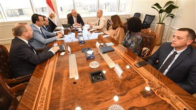 وزير الإسكان يستعرض التحضيرات لاستضافة مصر للمنتدى الحضرى العالمى فى دورته الثانية عشرة 