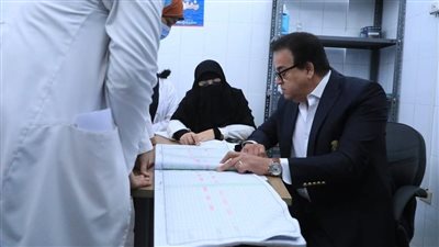 وزير الصحة يتفقد مركز طب أسرة المستقبل ويوجه بإعادة توزيع الزيادة العددية من أطباء الأسنان