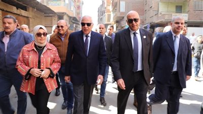 محافظ الجيزة والرئيس التنفيذي لتنمية المشروعات يتفقدان تطوير المناطق غير المخططة بالجيزة