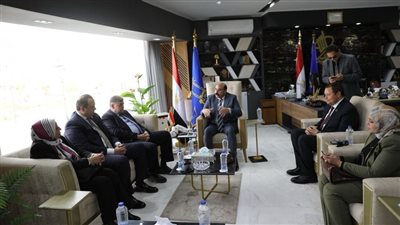 رئيس الرقابة الصحية يناقش خطة الدعم الفني لمعهد أورام أسوان والمستشفيات الجامعية بالمحافظة