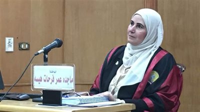 ماجده عمر .. دكتوراه بامتياز فى اداره الاعمال