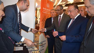 محافظ الإسكندرية ونائب وزير الإسكان يفتتحان مؤتمر «استدامة الصناعة الوطنية» للمياه والصرف