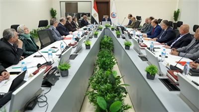 وزير الصحة يوجه بإعداد دراسة لتطوير ورفع كفاءة مستشفى رأس الحكمة المركزي