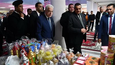 وزير التنمية المحلية  ومحافظ جنوب سيناء يتفقدان معرض 
