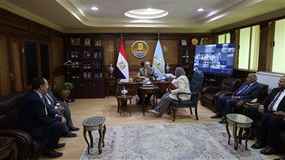 محافظ كفرالشيخ يستقبل وفد وزارة الصحه لمناقش عدد من الملفات وسبل تحسين الخدمات الطبية بالمحافظة 