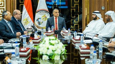 وزير الإنتاج الحربي يستقبل ممثلي مجموعة 
