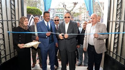 محافظ الشرقية يفتتح معرض السلع والمواد الغذائية والملابس بمبنى المجلس المحلي سابقاً