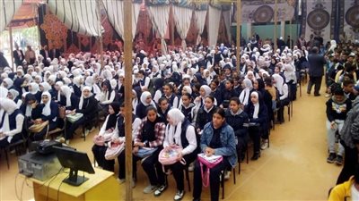 محافظ أسيوط يشيد بالقوافل التعليمية المجانية لطلاب الشهادتين الإعدادية والثانوية