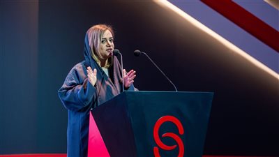 بالصور..الإماراتية نائلة  الخاجة تصل للعالمية ب