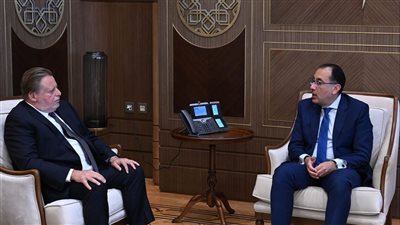 رئيس الوزراء يلتقى محافظ البنك المركزى لمتابعة عدد من الملفات