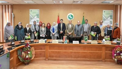 محافظ الشرقية يكرم الأمهات المثاليات والأب المثالي لعام 2024 من العاملين بالديوان العام