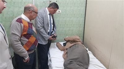 محافظ أسيوط يطمئن على مصابي حادث ديروط ويعلن تقديم الدعم النفسي والمساعدات للمصابين