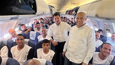 وزير الرياضة يحتفل مع أبطال مصر في دورة الألعاب الأفريقية أثناء عودتهم