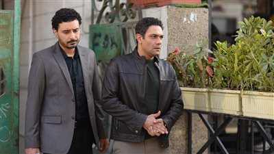بالصور..احمد سعد يغني 