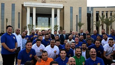 رئيس الوزراء يستقبل منظمي حفل 