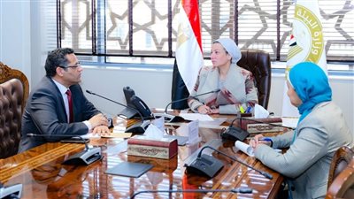 وزيرة البيئة تبحث مع نقيب الصحفيين سبل التعاون في دعم الصحافة البيئية في مصر
