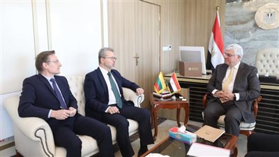 وزير التعليم العالي يبحث مع سفير ليتوانيا التعاون في مجال استخدام التكنولوجيا