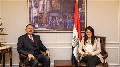 وزيرة التعاون تبحث مع السفير القطري و رئيس مؤسسة 