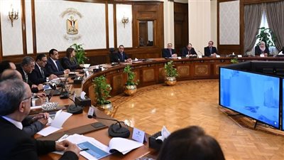 رئيس الوزراء يعقد اجتماعاً لاستعراض معايير إنشاء مناطق حرة خاصة جديدة