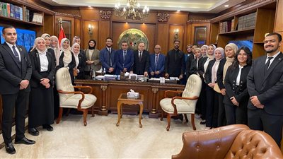رئيس محكمة شمال القاهرة الإبتدائية يستقبل وفدا من طلاب حقوق عين شمس 