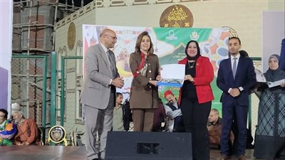 وزيرة الثقافة تشهد ختام 