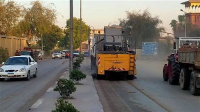سيارت الكنس الآلي وشفط الأتربة تجوب شوارع وميادين أسيوط لتنفيذ حملات نظافة