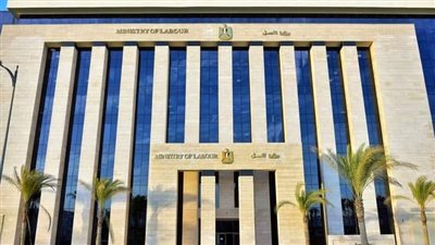 وزارة العمل تعلن عن توفر وظائف متنوعة في 8 محافظات وبرواتب مجزية 