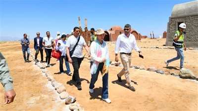 وزيرة البيئة تتفقد الأعمال الإنشائية لقرية الغرقانة بمحمية نبق بجنوب سيناء