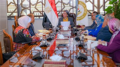 وزيرة البيئة تستقبل وفدا من الاتحاد الدولى لحماية الطبيعة لبحث سبل التعاون