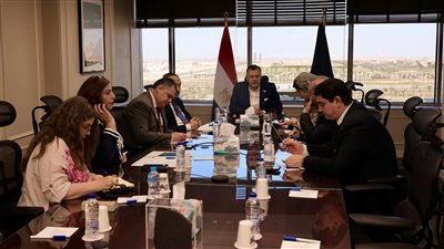 وزير السياحة يستعراض مستجدات الخطة التنفيذية لتحسين التجربة السياحية في مصر