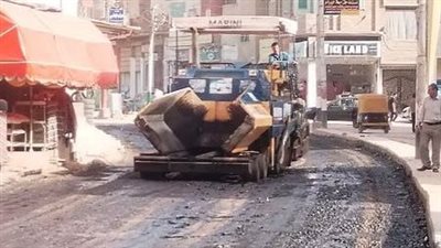 محافظ الشرقية يتابع أعمال الرصف والتطوير الجارية بالشوارع الداخلية بمركز ومدينة الحسينية