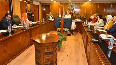 محافظ أسيوط يوجه بالاستعانة بمركز معلومات شبكات المرافق والبنية الأساسية لملفات التصالح