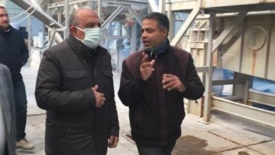 وزير قطاع الأعمال يبحث إقامة مجمع صناعي للاستفادة من المحلول المر بسيناء