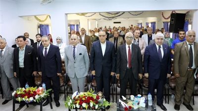 محافظ الشرقية يُشارك الأطباء البيطريين إحتفالهم باليوم العالمي للطبيب البيطري 