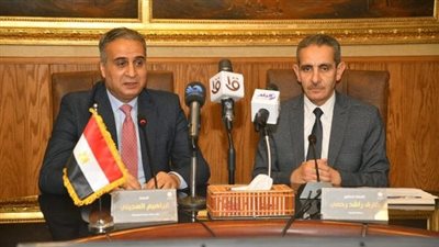 محافظ الغربية و رئيس جهاز حماية المستهلك يعقدان مؤتمر صحفي بديوان المحافظة