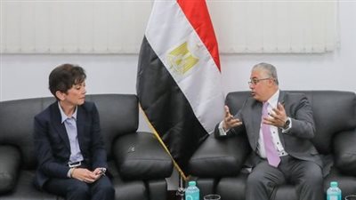 رئيس اقتصادية قناة السويس يستقبل سفيرة سويسرا لمناقشة برنامج المناطق الصناعية 