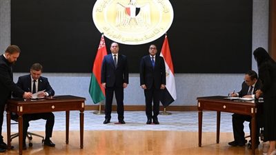 رئيسا وزراء مصر وبيلاروسيا يشهدان مراسم توقيع اتفاق تجاري بين البلدين