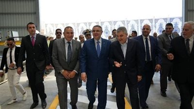 الفريق أسامة ربيع يشهد افتتاح مصنع 