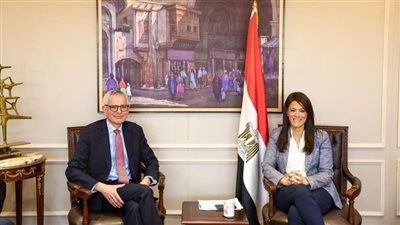 وزيرة التعاون الدولي تُناقش آفاق التعاون مع وكالة تمويل الصادرات البريطانية