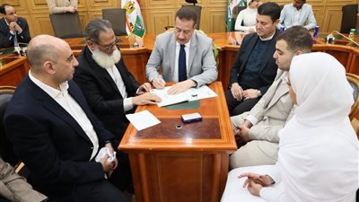 محافظ المنوفية يرسم البهجة في يوم العمر.. ويحتضن عروسين يتيمين برعاية أبوية كاملة