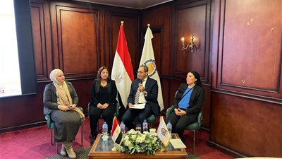 محافظ قنا يشارك في ورشة عمل حول التغيرات المناخية.. ويؤكد رؤيتنا أن تكون محافظتنا خضراء ومستدامة