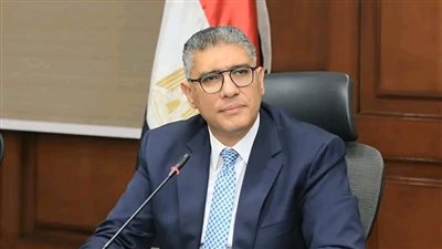 محافظ الجيزة: بدء تطوير ورصف طريق المريوطية بدءًا من أسفل محور الضبعة
